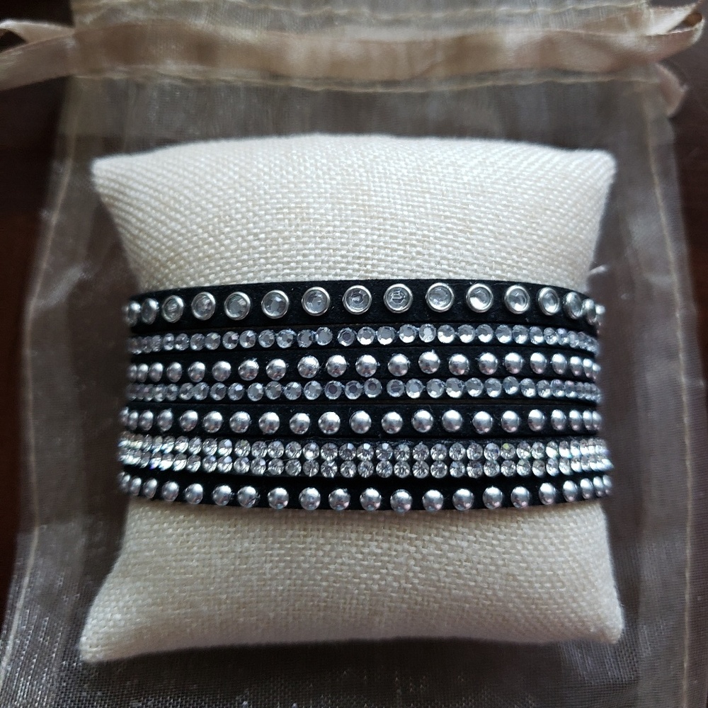 Multi strand fashion bracelet